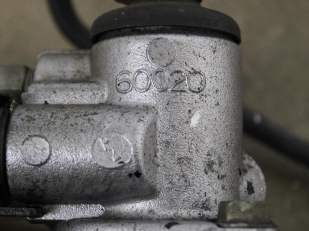 JDM 01-05 Toyota Altezza SXE10 IS200 POWER STEERING RACK RHD: Image 3