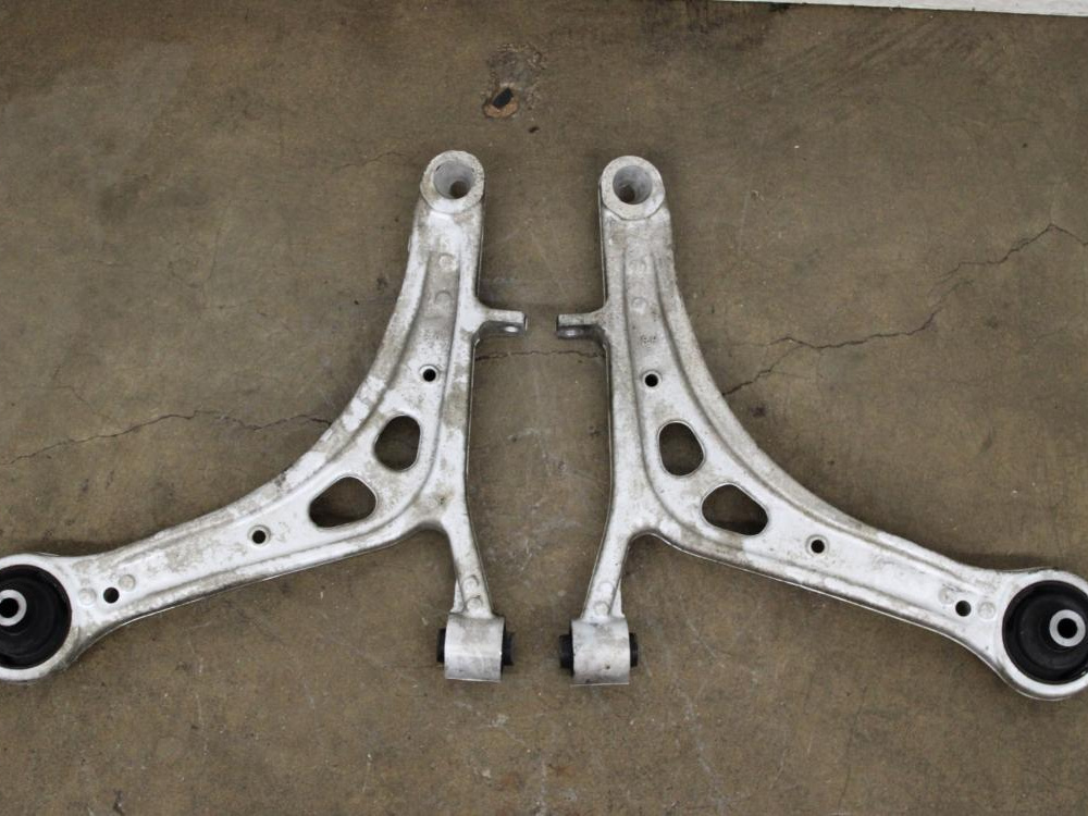 JDM 2008-2014 SUBARU STI IMPREZA OEM ALUMINUME FRONT LOWER CONTROL ARM: Image 1