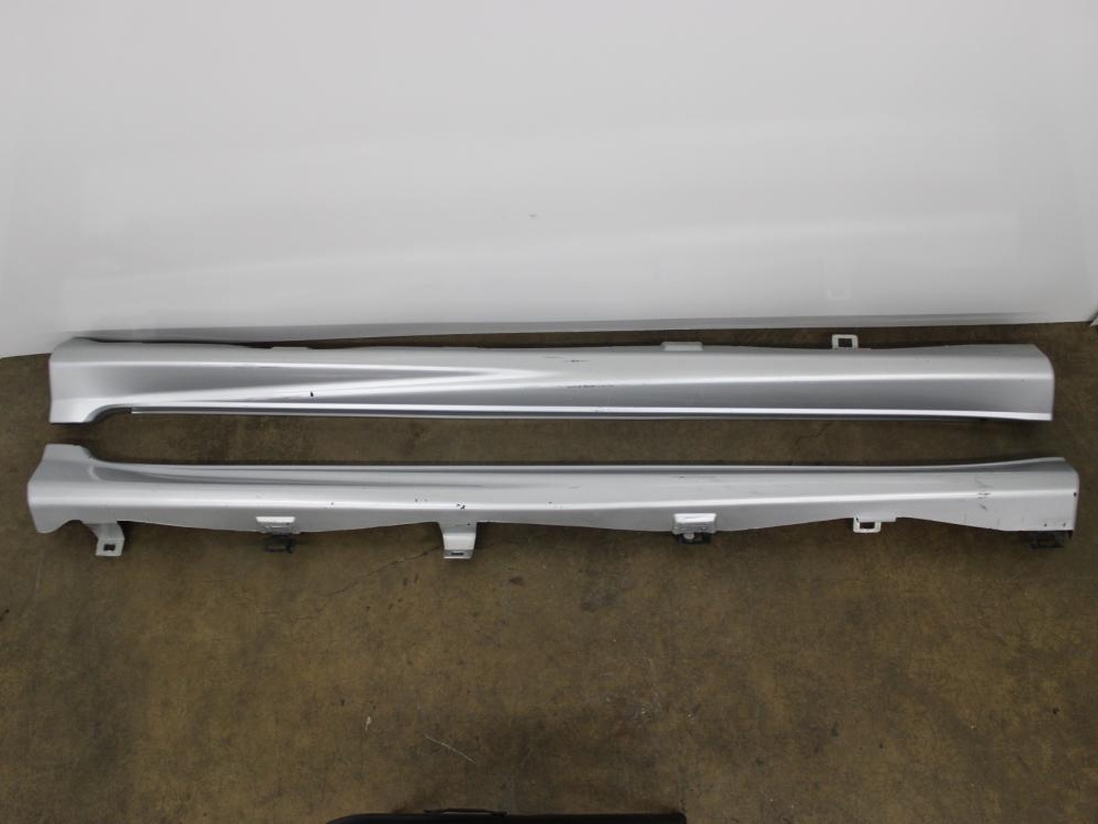 JDM 1999-2005 MAZDA MIATA SIDE SKIRTS IN A VERY GOOD CONDITION: Image 1