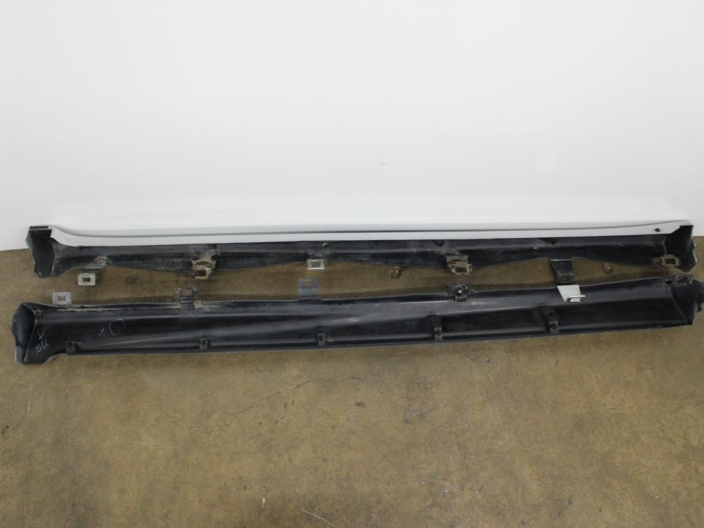 JDM 1999-2005 MAZDA MIATA SIDE SKIRTS IN A VERY GOOD CONDITION: Image 3
