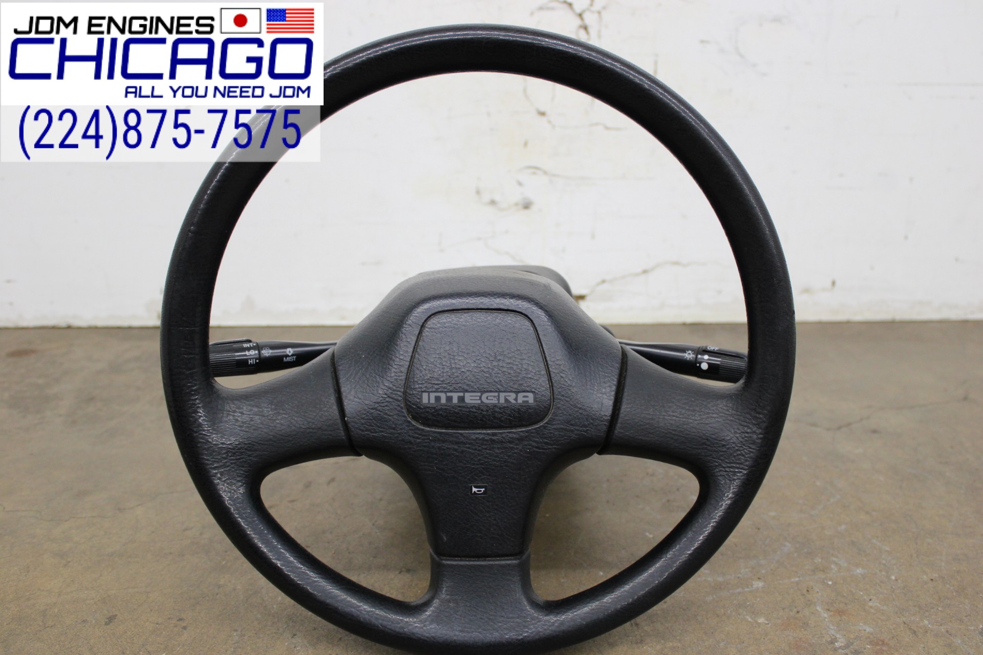JDM 1990-1993 ACURA INTEGRA STEERING WHEEL WITH IGNITION KEY FROM RIGHT HAND DRIVE CAR