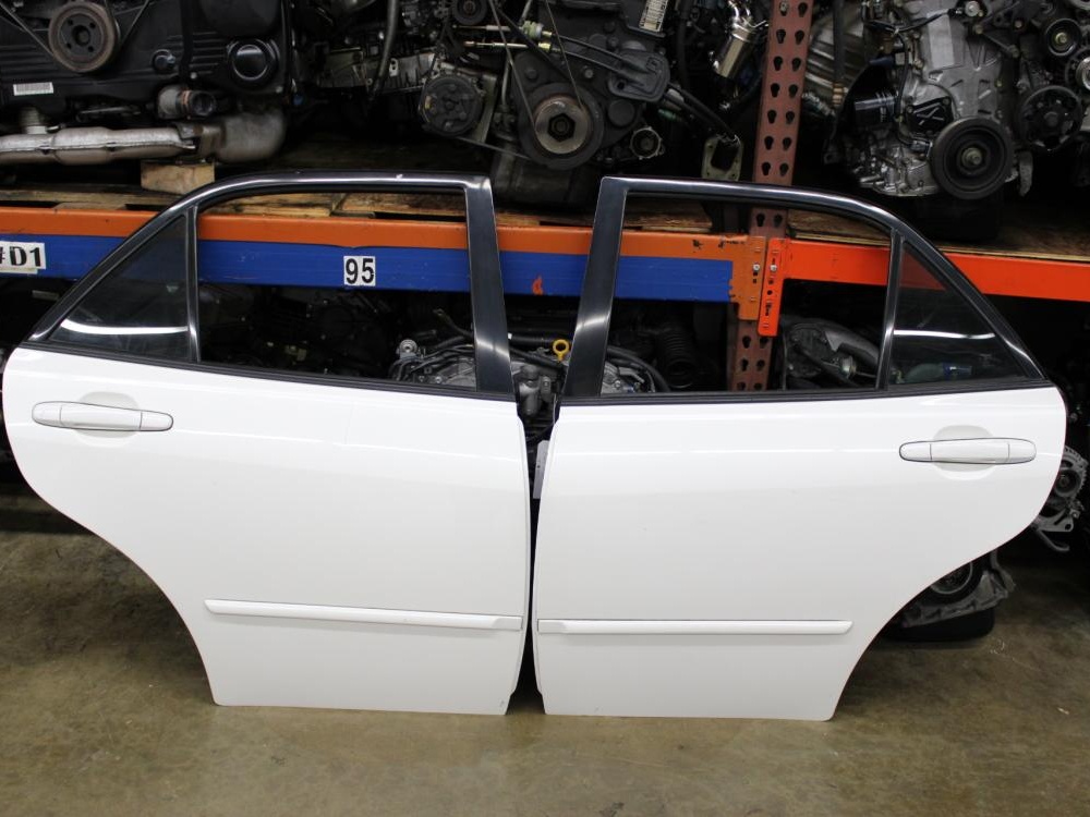 JDM 1998-2005 TOYOTA ALTEZZA SX10 LEXUS IS200, IS300 4 DOORS ONLY: Image 3